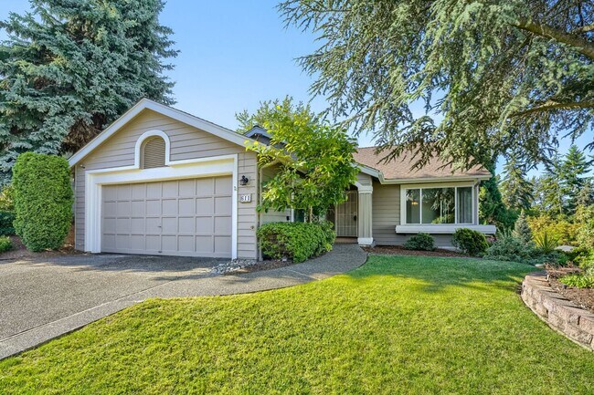 Building Photo - Well-Equipped 3 Bed 2 Bath Renton Home w/ 2-Car Attached Garage!