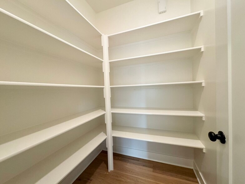 Building Photo - 717 Corbin Ter