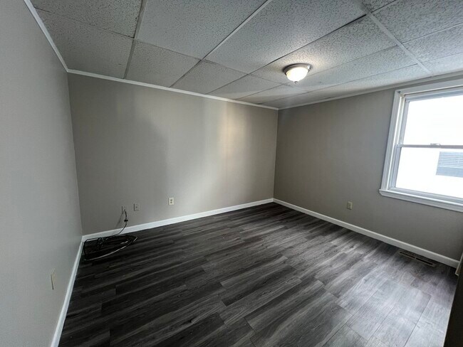 Building Photo - 77 Massasoit St