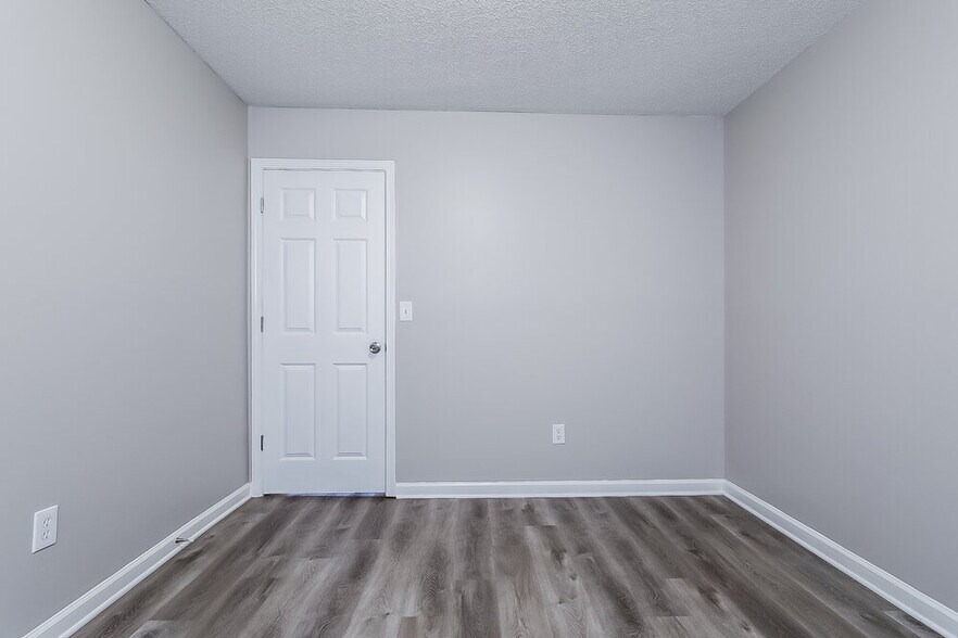 Building Photo - 2794 Regent Walk Dr