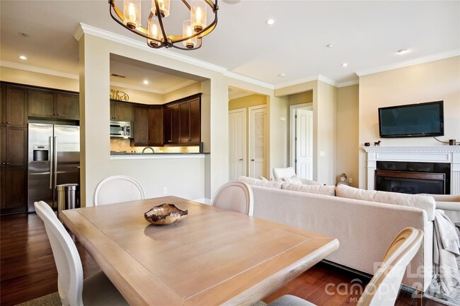 Building Photo - 5425 Closeburn Rd