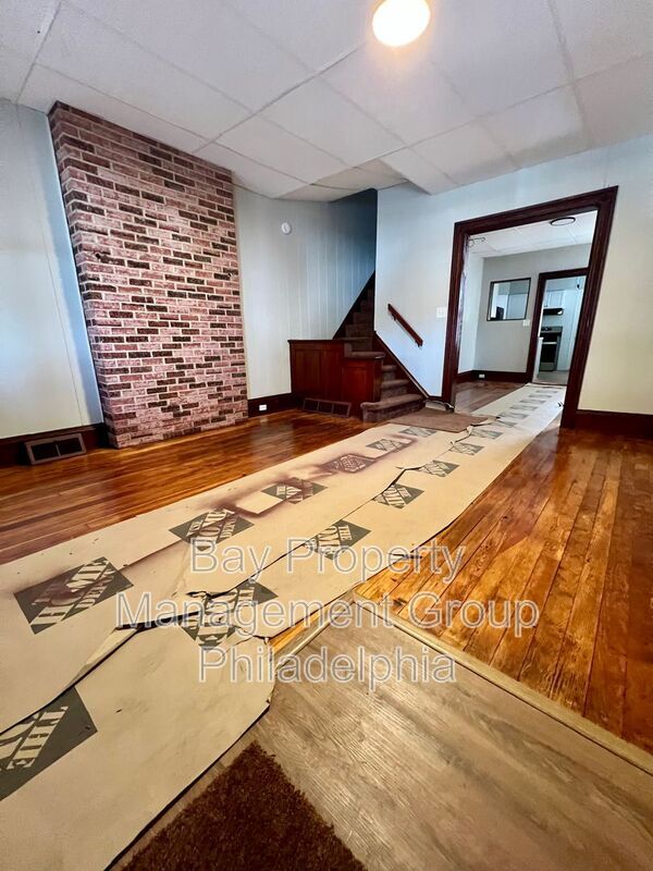 Building Photo - 502 Buttonwood St