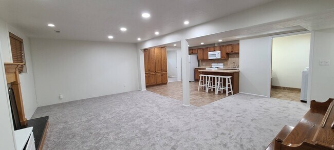 Kitchen/Dining/Living - 7438 S Camelback Cir