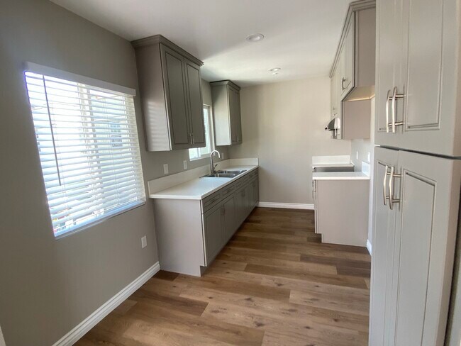 Building Photo - 135 Olive Street, Unit C