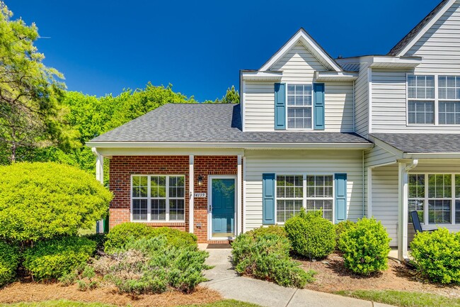 Primary Photo - Beautiful 2 Bed 2.5 bath townhome in Benni...