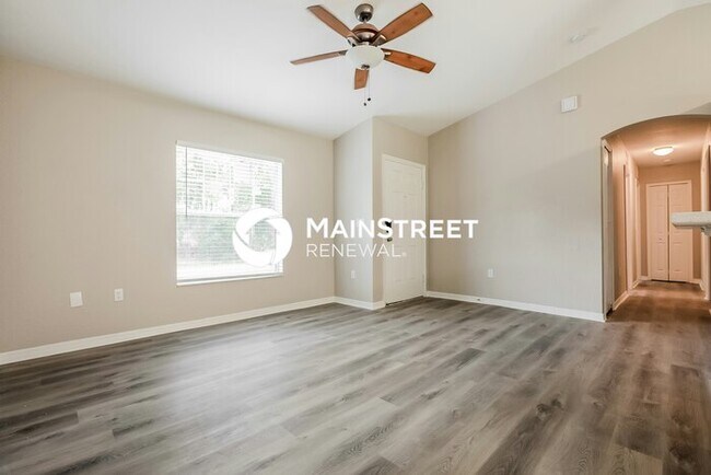 Building Photo - 3 Bedroom Pet-Friendly Home in north port,...