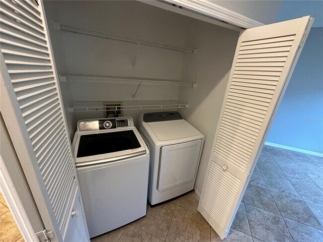 Building Photo - 14572 Laguna Beach Cir