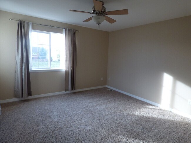Building Photo - 805 Summer Hawk Dr