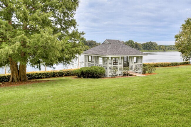 Building Photo - 106 Riverbend Dr