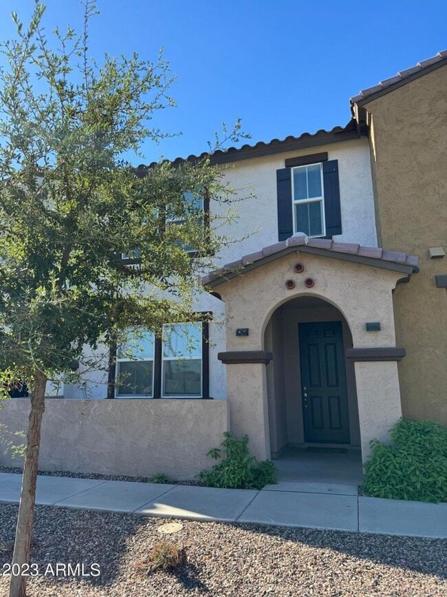 Building Photo - Unique opportunity! Rent a newer home in Tempe!!