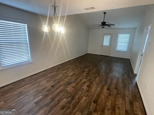 Building Photo - 238 Sunview Dr