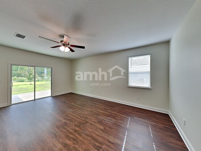 Building Photo - 347 Banyan Frst Dr