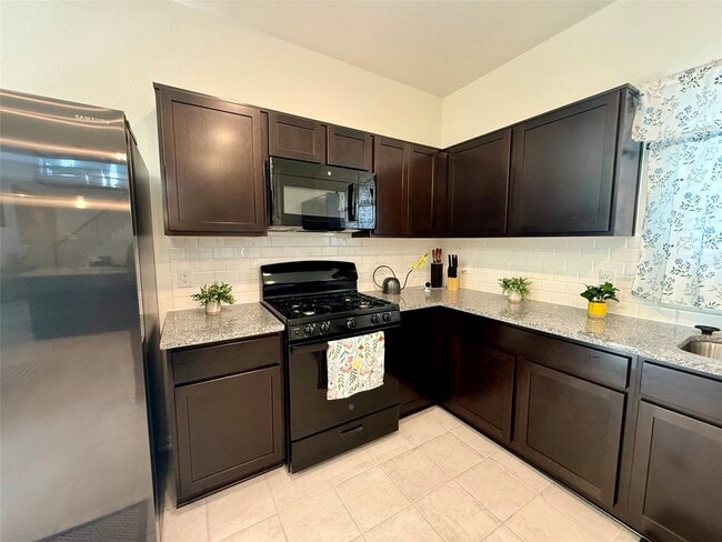 Building Photo - 527 Baobab Wy