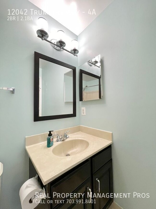 Building Photo - 12042 Trumbull Way