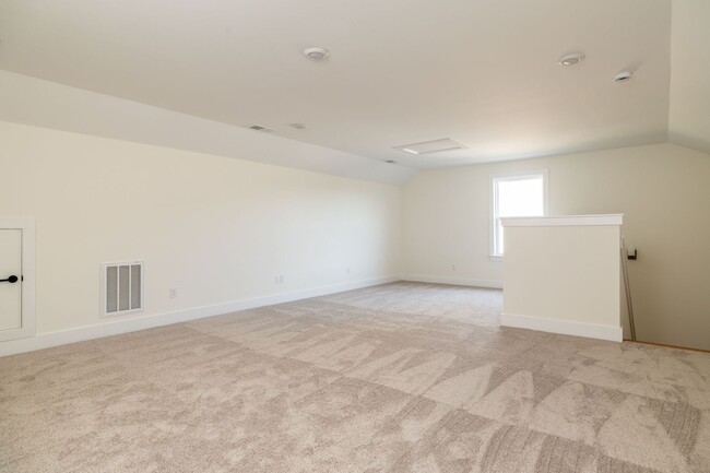 Building Photo - Farragut 37934 - 2 bedroom, 2 bath Condo -...