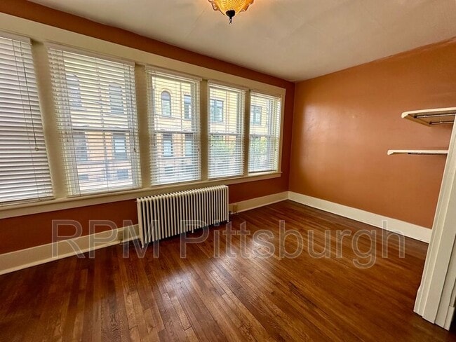 Building Photo - 1101 Linden Pl