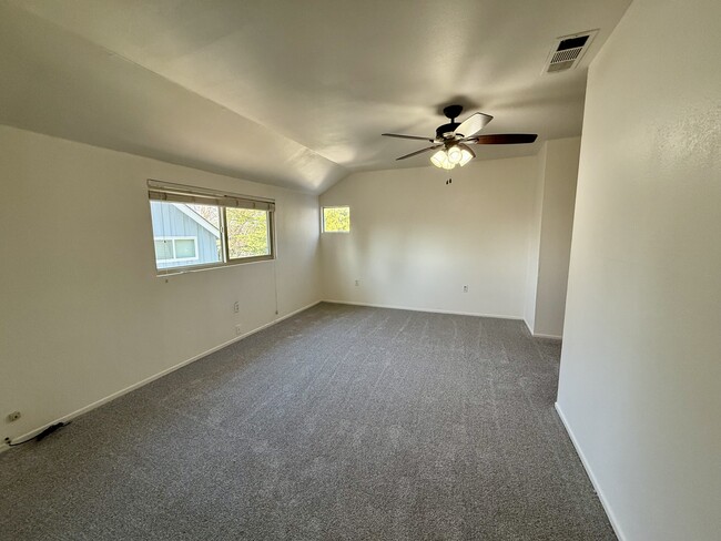 Building Photo - 28762 Cedar Dr