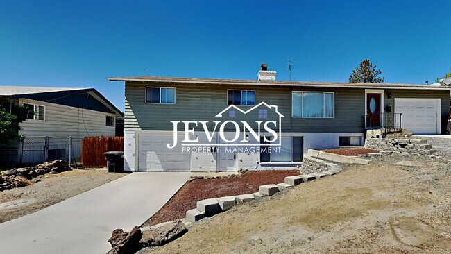 Building Photo - 210 S 40th Ave