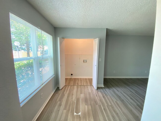 Building Photo - 5701 Gatlin Ave