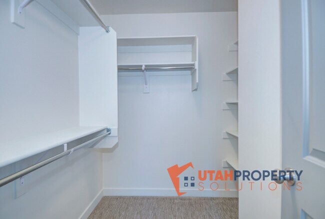 Building Photo - 421 S 960 W