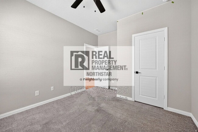 Building Photo - 2501 Real Quiet Dr