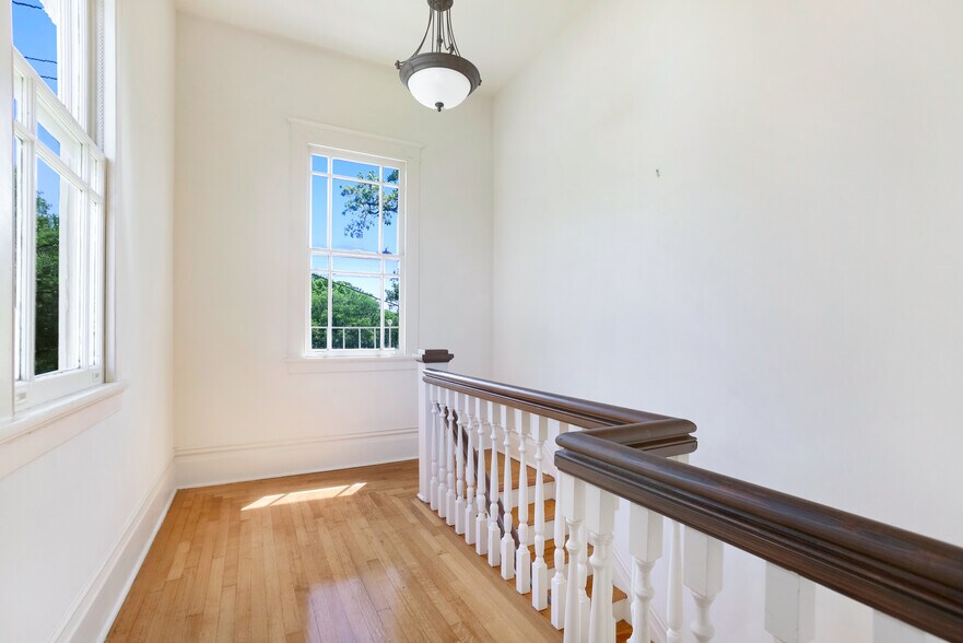 Building Photo - 3618 Napoleon Ave