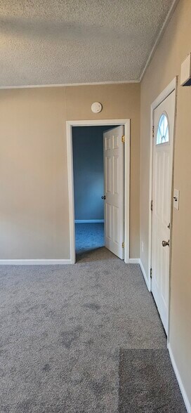 Building Photo - 225 Bay Ave