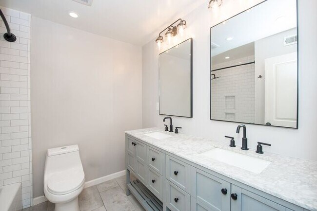 Building Photo - Walk to the Beach