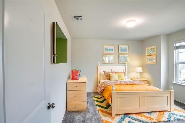 Building Photo - 253 Beechnut Dr