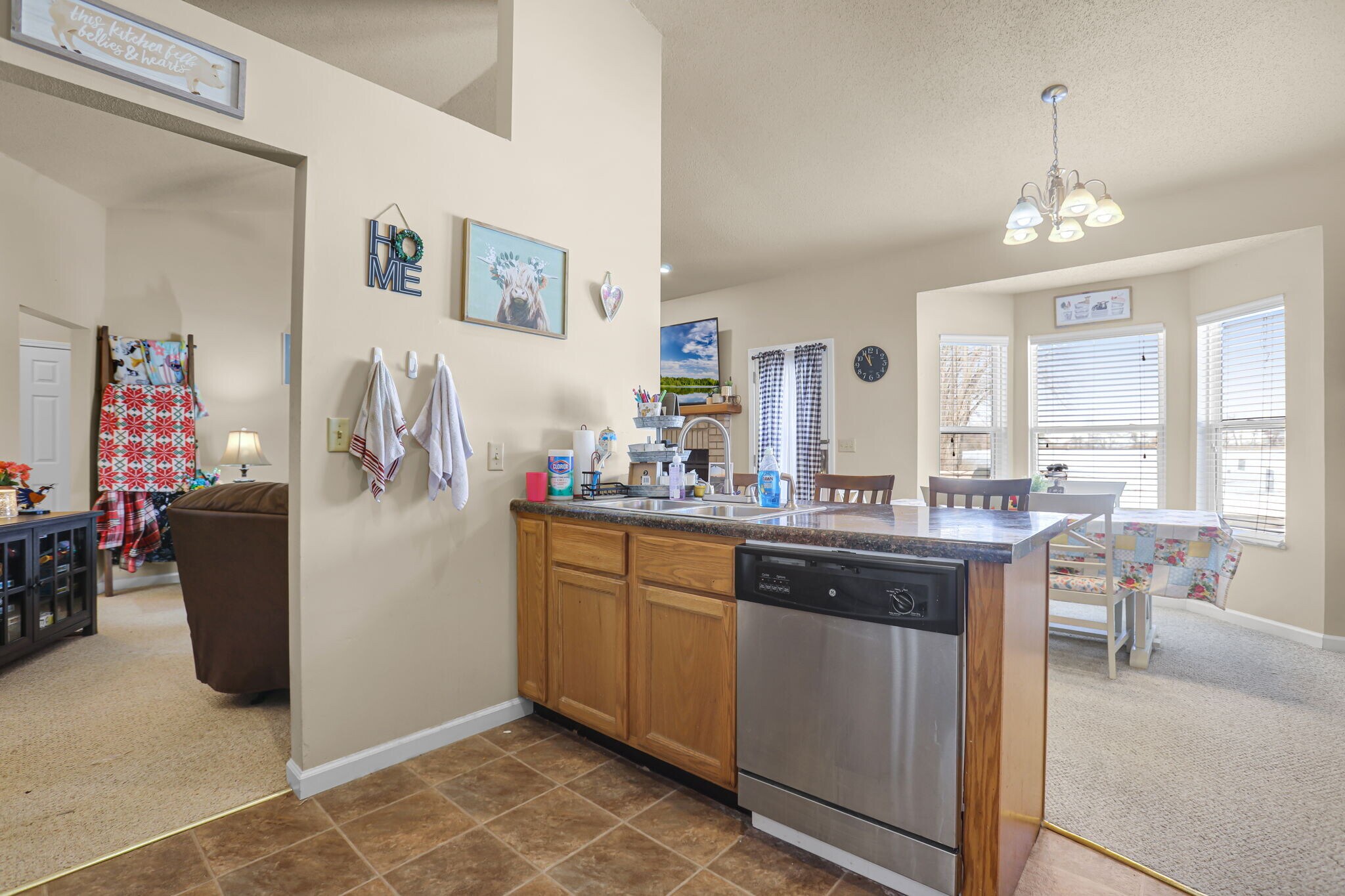 Building Photo - 753 Forest Green Dr