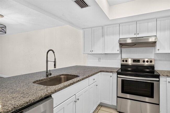 Building Photo - 606 S Glen Ave
