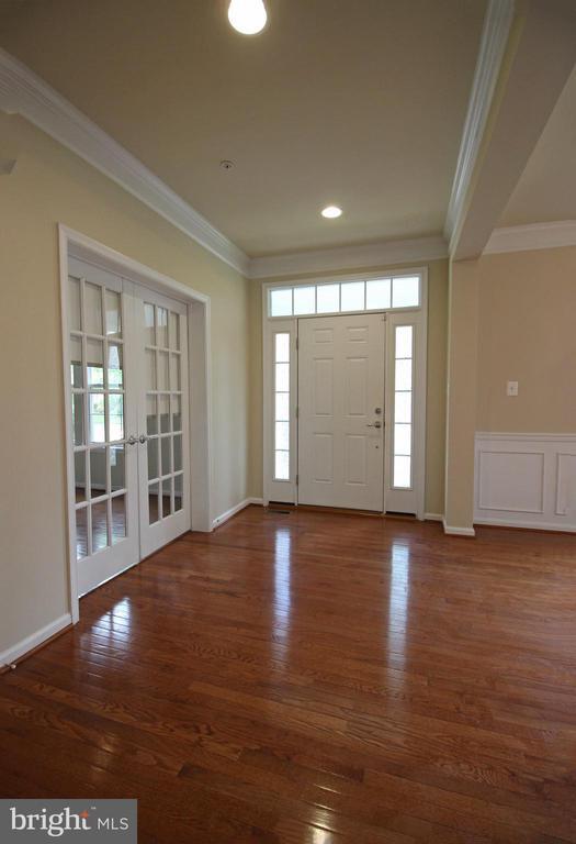 Building Photo - 11518 Amherst Ave