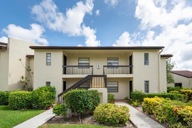 Building Photo - 8535 Casa Del Lago