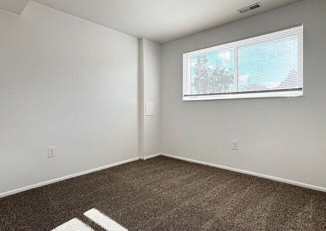 Building Photo - 403 N Morton Dr