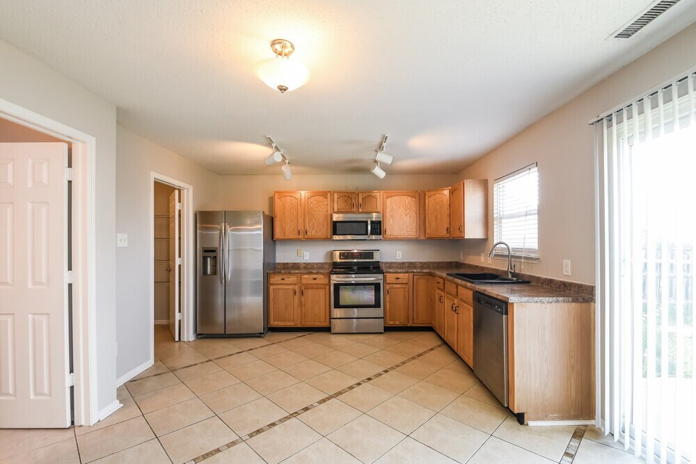 Building Photo - 10916 Firefly Ct