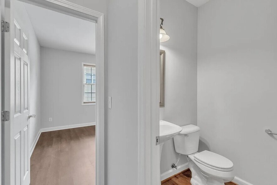 Building Photo - 9301 Perini Ct