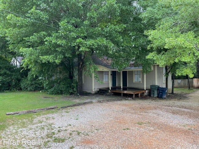 Primary Photo - 2 br, 1 bath House - 138 Bragg Ave.