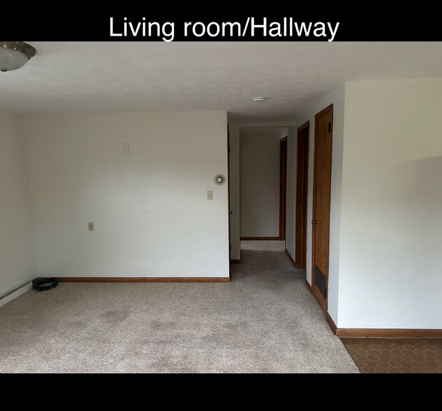 Building Photo - 850 Houseman Ave NE