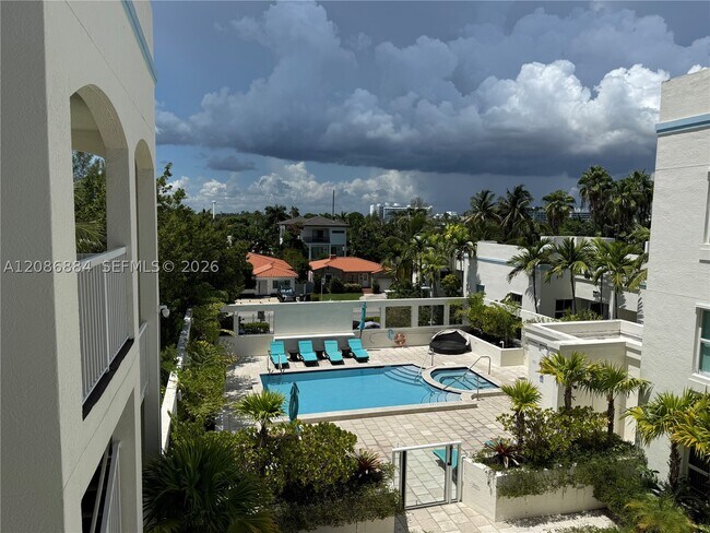 Building Photo - 9172 Collins Ave