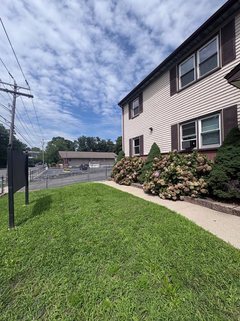 Building Photo - 1105 Ella T Grasso Blvd