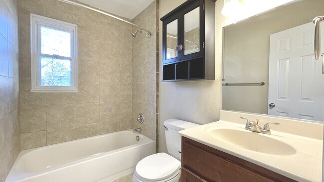 Building Photo - 3912 Davis St