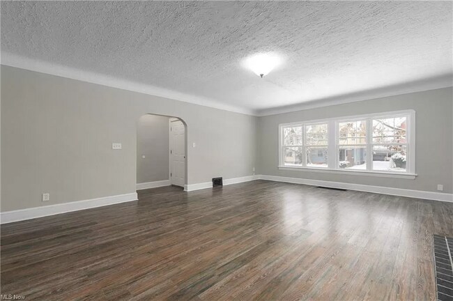 Building Photo - 3306 E Overlook Rd