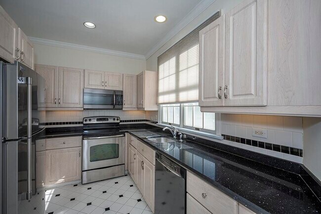 Building Photo - 109 Shearwater Ct E