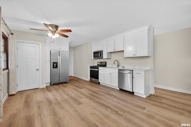 Building Photo - 3106 Maplecrest Rd