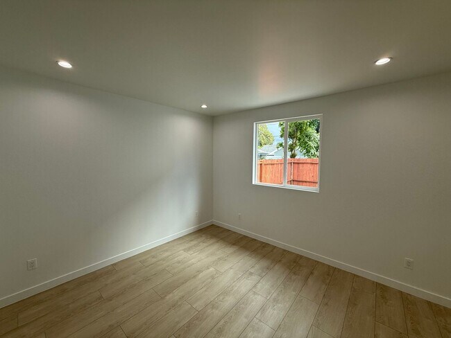 Building Photo - Bassest Properties