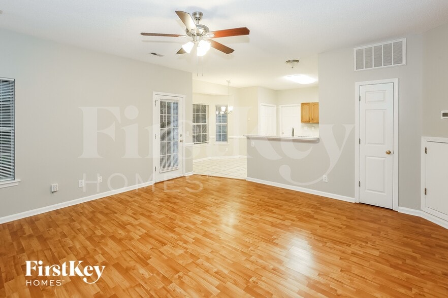 Building Photo - 7115 Scuppernong Ct