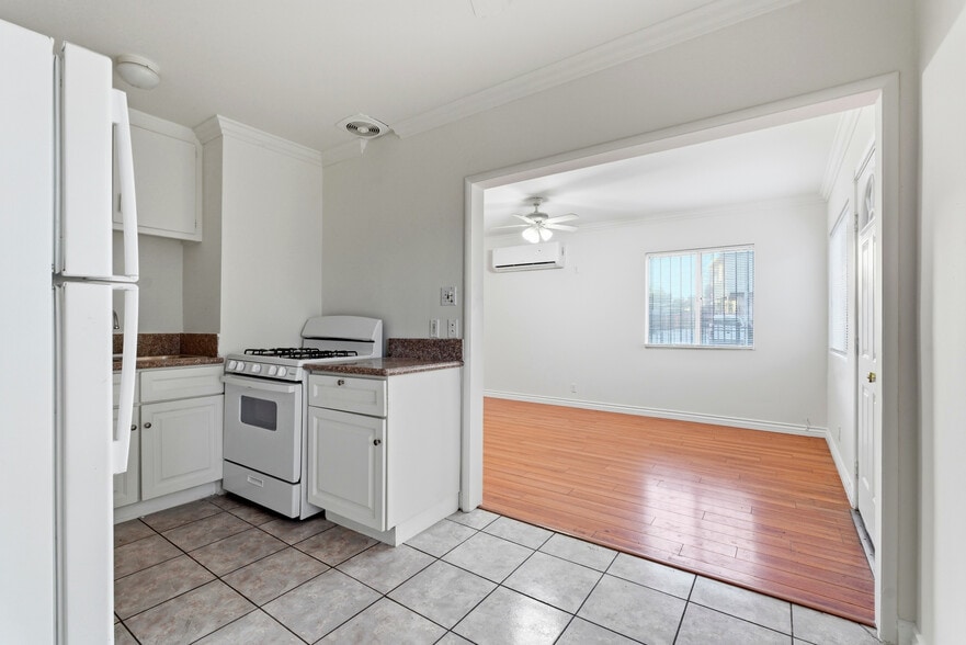 Building Photo - 7932 Brimfield Ave