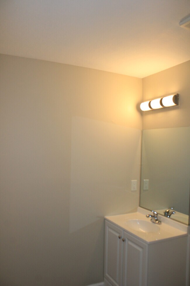 Building Photo - 4104 Spencer St