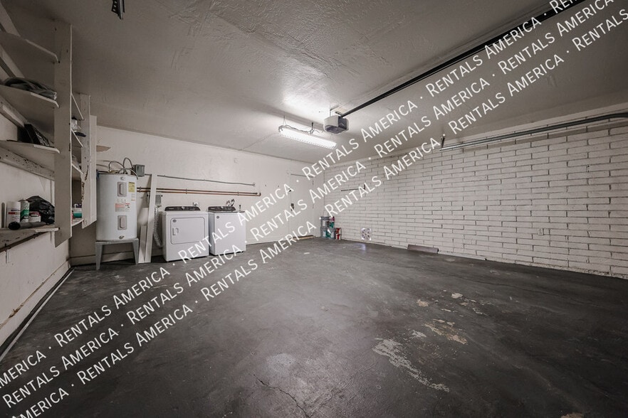 Building Photo - 1713 W Oraibi Dr