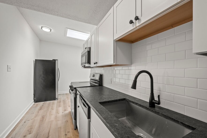 Building Photo - 3761 Avera Ave